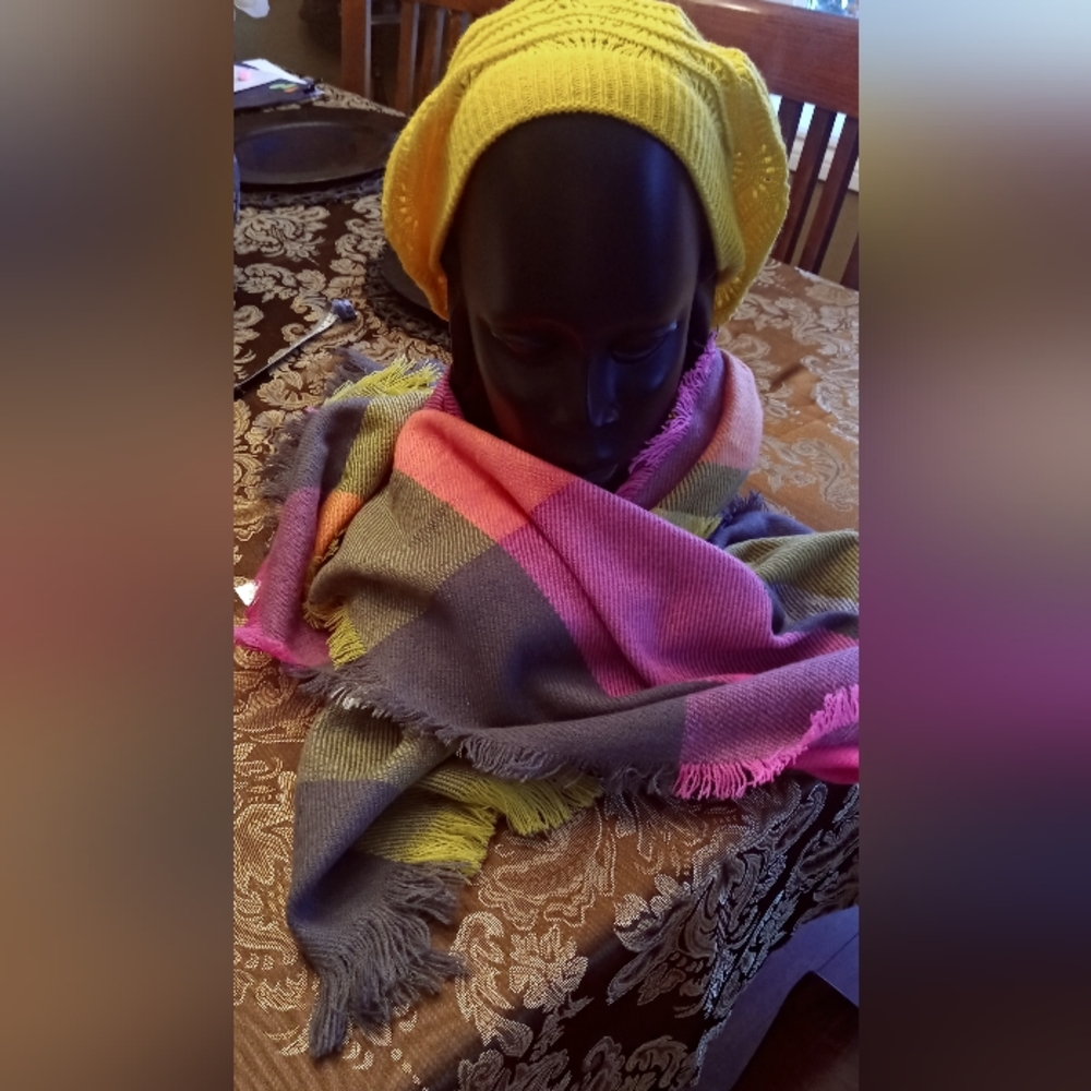 Hat & Scarf O/S (Free with $50.00 purchase)